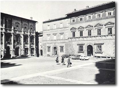 Montepulciano piazza Grande